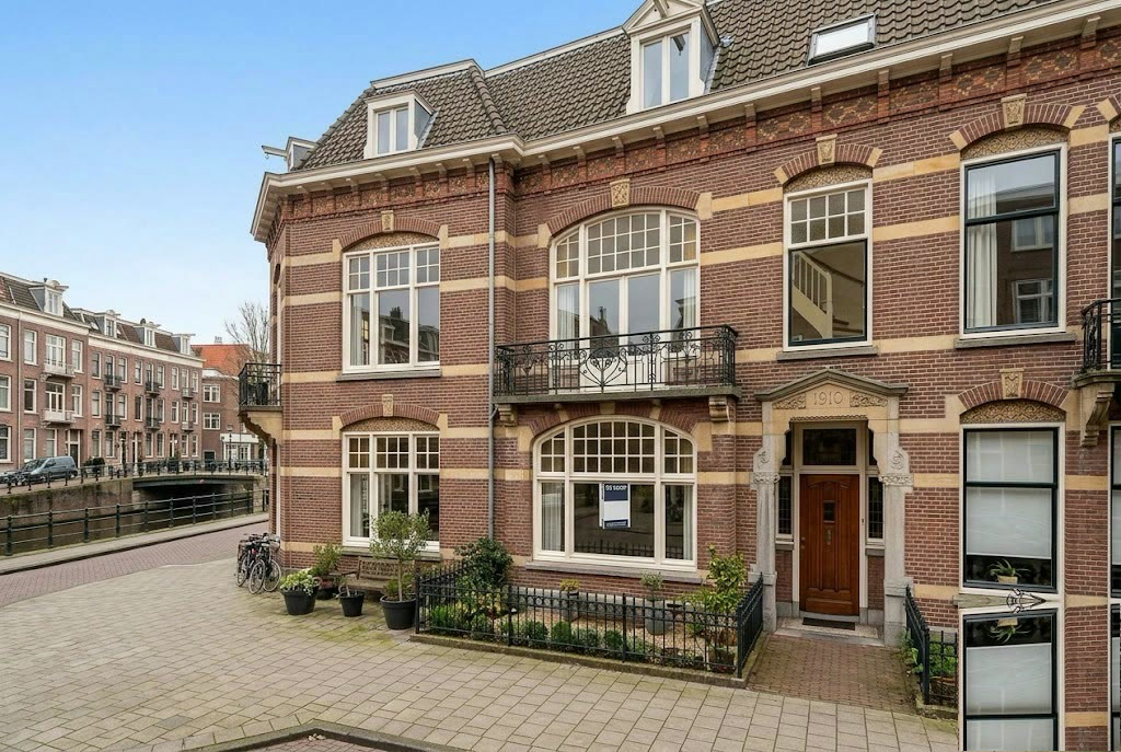 Monumentaal grachtenpand met achterhuis — foto 2